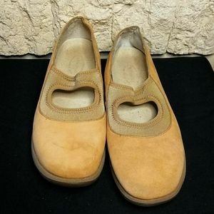 Merrell women's performance shoes size 8.5